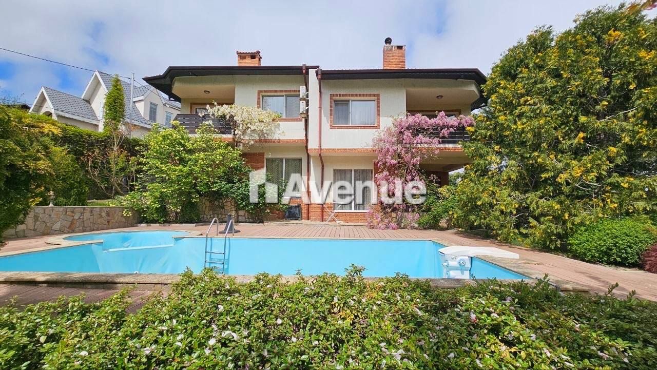 Two twin villas with a magnificent garden. Alen Mak — Varna, Alen Mac